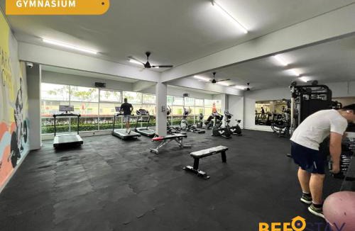 Bandar Saujana Putra Apartment | Bandar Saujana Putra Skypark Residence Pool View 8PAX Netflix