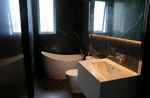 Likas Apartment | Bay Suites DUPLEX by Hesso Living