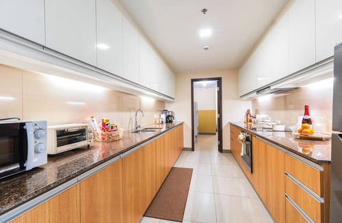 Tambo Apartment | Bay Views I VIP Stay + New Years Watch Fireworks