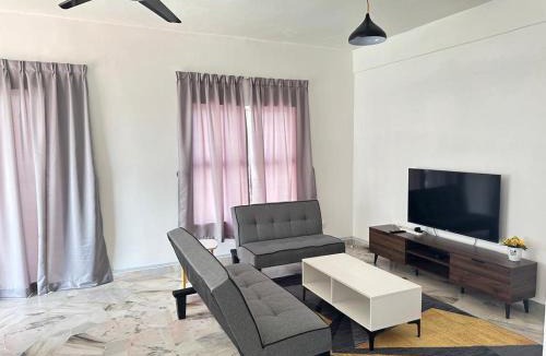 Baharu Apartment | BayView Villas A (8 pax, Swimming pool, Seaview, Bbq)