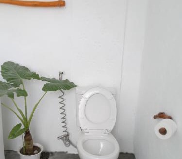 Laurel Bed & Breakfast | Baywalk Suites Batangas