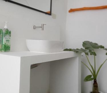 Laurel Bed & Breakfast | Baywalk Suites Batangas