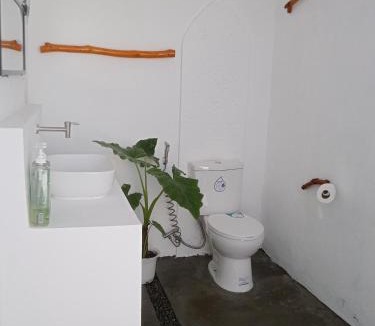Laurel Bed & Breakfast | Baywalk Suites Batangas