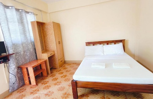 Ivana Cabin | Beach Front Bed & Dine