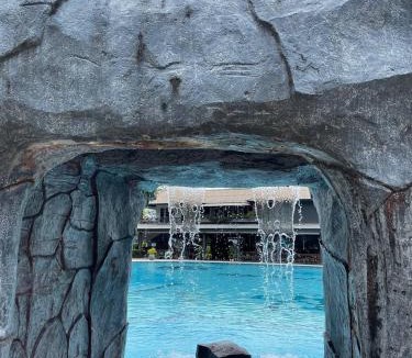 Pulau Perhentian Besar Resort | Beach Resort - Arwana Perhentian X Bluestar