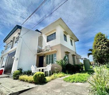 Talomo District House | Beach Resorts walking distance to the Town House
