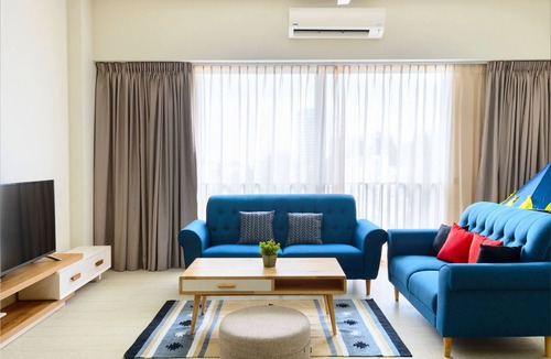 Batu Ferringhi Apartment | Beachfront 2 bedroom Apartment/Near Night Market
