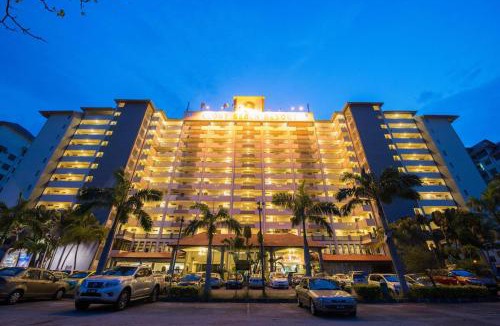 Taman Tanjung Apartment | Beachfront Bliss with 3BR Sea View PD Glory Beach Resort