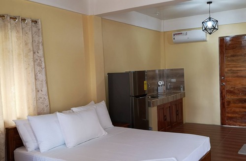 Dinalungan Resort | Beachfront Cottages with Mountain View