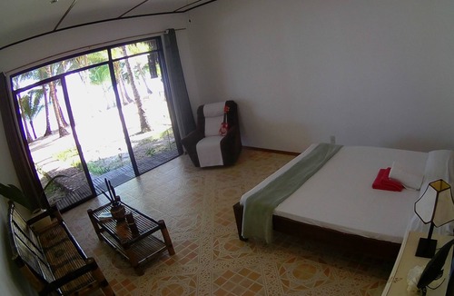 Alcantara Resort | Beachfront guesthouse in Akim's Haven