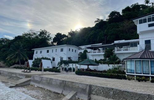 Boljoon Hotel | Beachfront Hostel