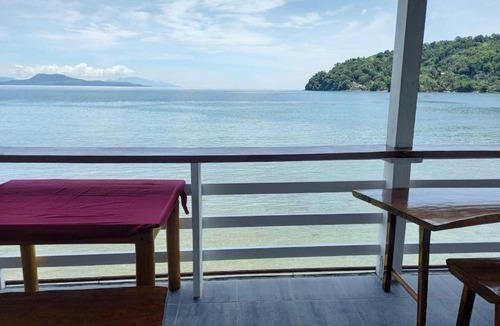 Puerto Galera Apartment | Beachfront Studio Apartment