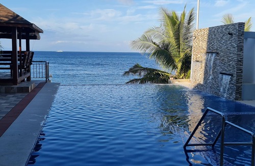 Batangas City House | Beachfront Villa with Infinity Pool, Well-Equipped Kitchen & Breathtaking Views