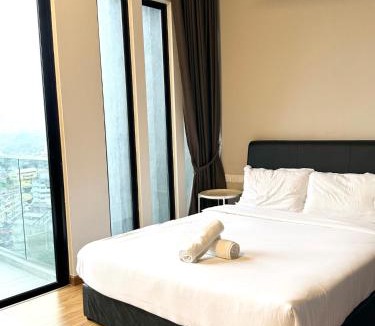 George Town Apartment | Beacon Executive Suites - By IZ