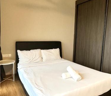 George Town Apartment | Beacon Executive Suites - By IZ