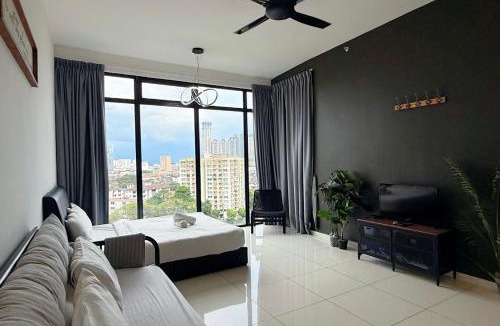George Town Apartment | Beacon Executive Suite - City View - By IZ