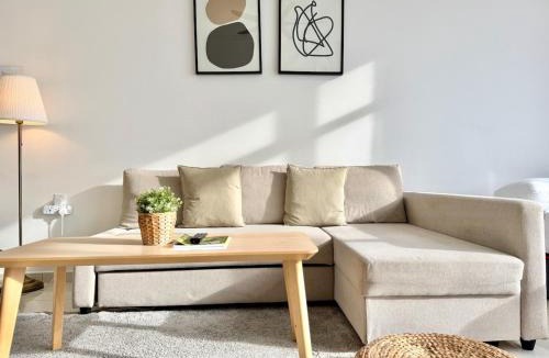 George Town Apartment | Beacon Executive Suites #Warmth #SkyPool #Georgetown #5pax #2BR 2bath #2Queen 1Single #Quality well maintained #Private host