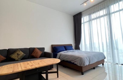 George Town Apartment | Beacon2BR #InfinityPool #Georgetown #FamilyHoliday