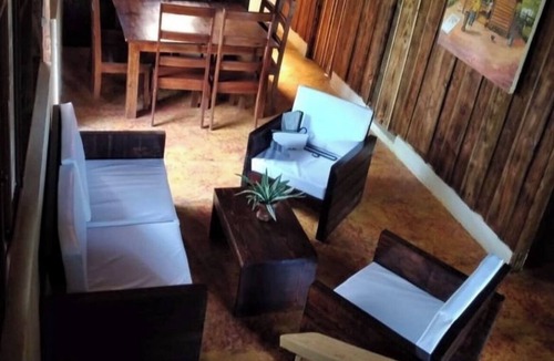 Manabao Cabin | Beautiful 4 bedroom villa with mountain views 2 mins from river