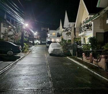 Tuba Bed & Breakfast | Bed and Breakfast Small Cozy Room with Balcony, T&B, Fast WiFi, Netflix