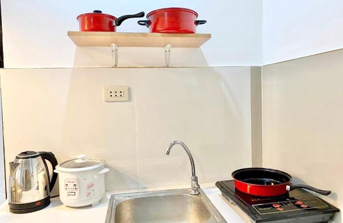 Suba Basbas Apartment | Best studio flat w/ NETFLIX near airport and beach!