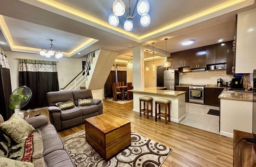 Dasmarinas House | BethShalom Guest House by Jeff and Malou, 4 Bedrooms and 2 Bathrooms