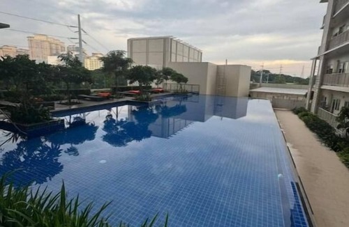 Taguig Condo | BGC New Minimalist 1BR with balcony | Pets Allowed
