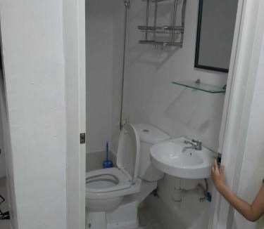 Carcar Apartment | BHS SERVICED APARTMENTS 2 BR in Carcar City