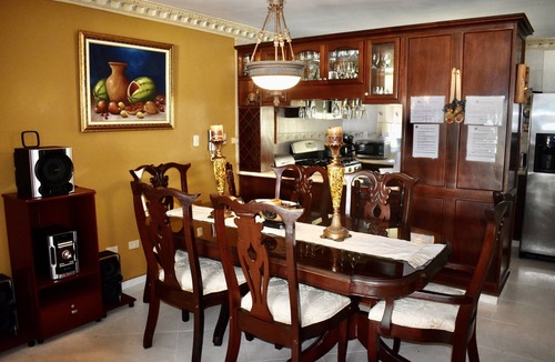 Alma Rosa Apartment | Big 3 bed rooms 4 beds Condo for Families & groups—30 mins away from mayor spots