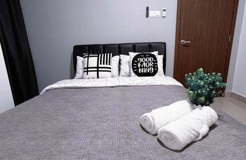 Setia Tropika Apartment | BIG & Spacious Two Bedrooms, 1-6 Pax, Condo at D Secret Garden - Johor Bahru-Setia Tropika-UTM-Mid Valley-Paradigm Mall