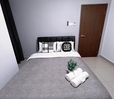 Setia Tropika Apartment | BIG & Spacious Two Bedrooms, 1-6 Pax, Condo at D Secret Garden - Johor Bahru-Setia Tropika-UTM-Mid Valley-Paradigm Mall