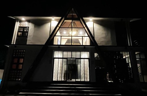 Anilao House | BlackHawk Cabin by CeriRio