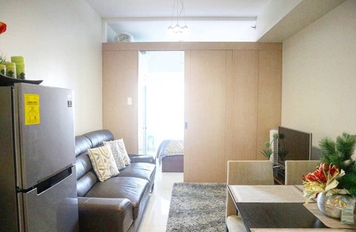 Taguig Apartment | Blowing in the Wind Taal Lake View - 1 Bedroom Apartment with Balcony
