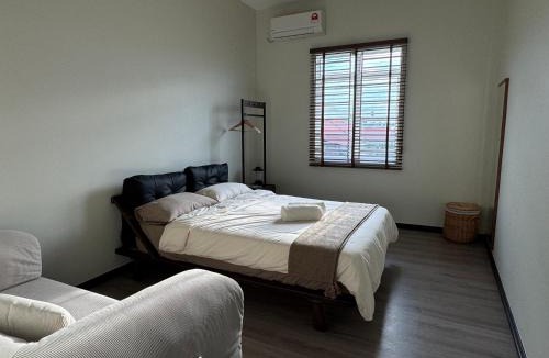 Tawau House | Blue Moon House
