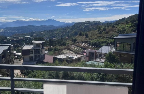 Baguio House | BN 5BR House with Mountain View