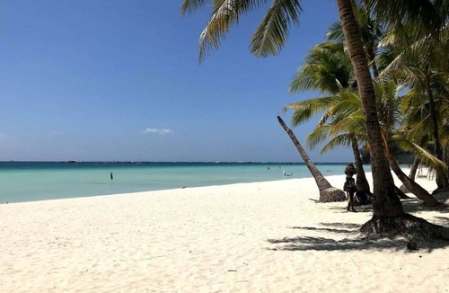 Manoc-Manoc Apartment | Boracay Beachfront 2BR Apartment in Station 3