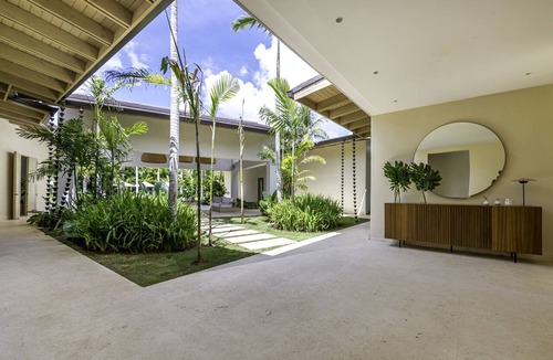 Los Lagos Villa | Brand New 6 Bedroom Villa w/Chef included! Steps from the Beach!