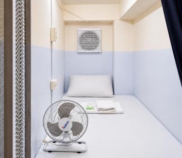 Highway Hills Hotel | Budget Stay Near MRT Shaw