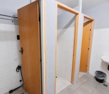 Highway Hills Hotel | Budget Stay Near MRT Shaw
