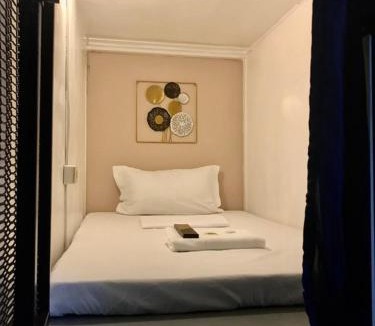 Pembo Hotel | Budget Transient Capsule Room Mirasol Near BGC