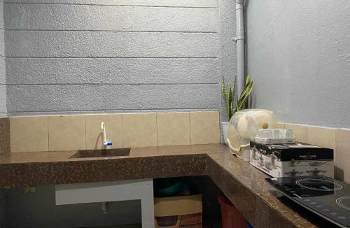 Fairview Apartment | Bulova apartment Entire house