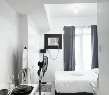 Salcedo Village Apartment | Business Studio in Salcedo Village Makati