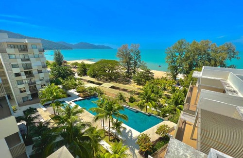 Batu Ferringhi Apartment | By The Sea, Penang