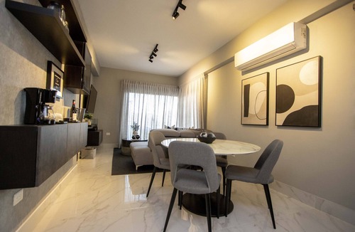 Serralles Apartment | Céntrico con Piscina+bbq+gym+espacio de Trabajo y Personal en el Lobby 24/7
