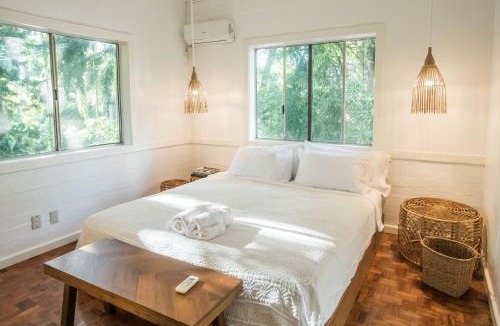 Morong House | CAHAYA Nest Self-Service Home in Rainforest with Kitchen - AC, Monkeys, Bats!