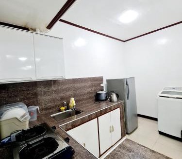 Calapan House | Calapan Transient House 3-BedRoom near MALLS L26
