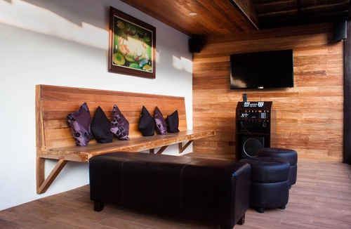 Pansol Villa | California Beach Casita