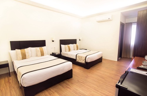 Tagaytay Hotel | Capital O 919 V&s Vianshe Hotel And Events Place