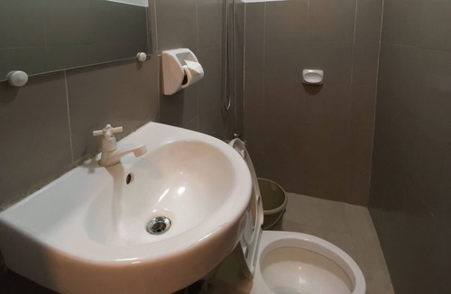 Guinobatan Hotel | Captains Suites Albay