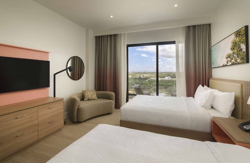 La Romana Hotel | Caribbean Retreat – Pool Access, City Views & Minutes from Altos de Chavón
